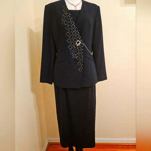 FELICE Two Piece Ladies Elegant Navy Suit - Picture 1 of 8